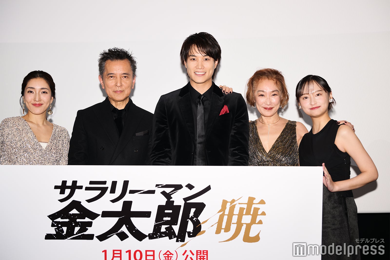 （左から）下山天監督、文音、榎木孝明、鈴木伸之、浅野温子、影山優佳（C）モデルプレス