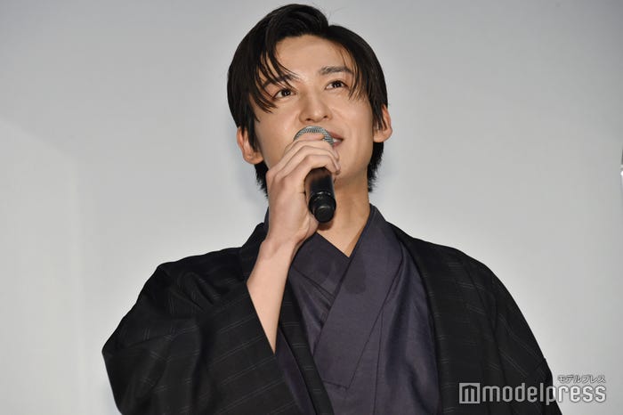 「わたしの幸せな結婚」舞台挨拶でも“厚底”をネタにした目黒蓮(C)モデルプレス