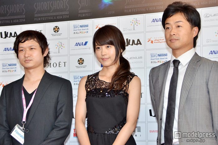 有村架純 黒ドレスで艶肌 美脚披露 モデルプレス 有村架純 黒ドレスで艶肌 美脚披露 モデルプレス