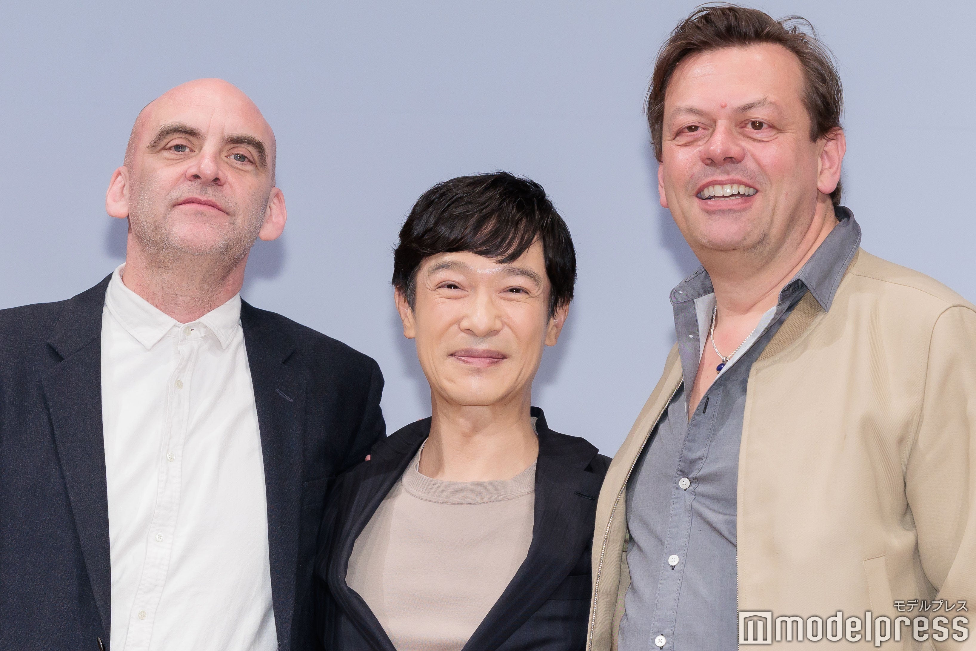 堺雅人、ショーン・ホームズ氏、サイモン・スティーヴンス氏（C）モデルプレス