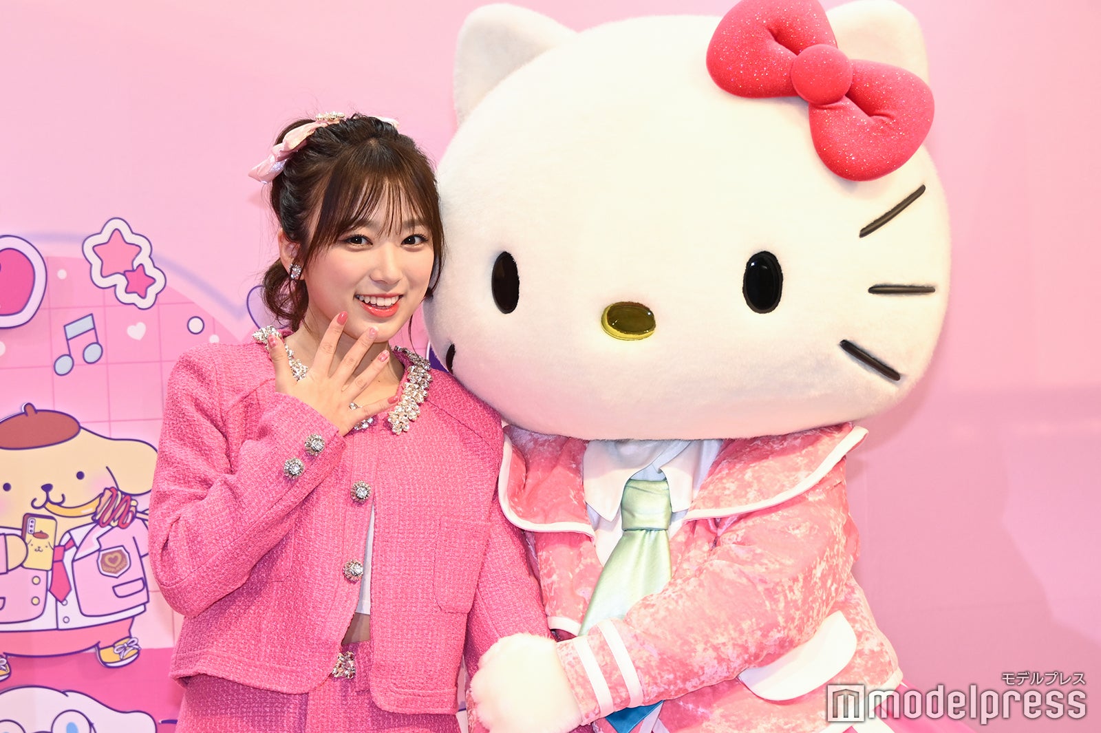 矢吹奈子、キティちゃん（C）モデルプレス