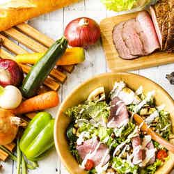 カスタムメイドで話題の「サラダステーション」も登場/画像提供:ニュー・オータニ