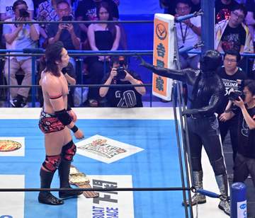 【新日本】元ドラゲーのシュン・スカイウォーカーがH．O．T初陣で勝利 標的の竹下幸之介を罵倒「スカしたらあかんよ」TV王者は悠然「やるか、やらへんかお前が決めろ」