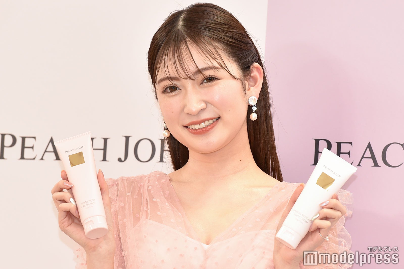 吉田朱里、コンプレックスだったバストに自信「好きになりました」