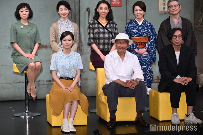 (後列)藤谷理子、土居志央梨、柚希礼音、キムラ緑子、升毅(前列)芳根京子、中井貴一、行定勲氏(C)モデルプレス