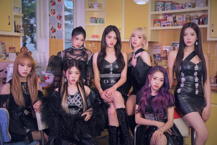 CLASS:y(上段左から:チェウォン、ジミン、ヘジュ/下段左から:ソンユ、リウォン、ボウン、ヒョンソ)(提供写真)