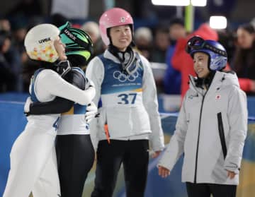 「金メダルは獲得できた」LH14位ジャンプ伊藤有希の言葉にSNS称賛の嵐「人格者なのが伝わってきた」「もらい泣き」「いつも素敵なんだよな」