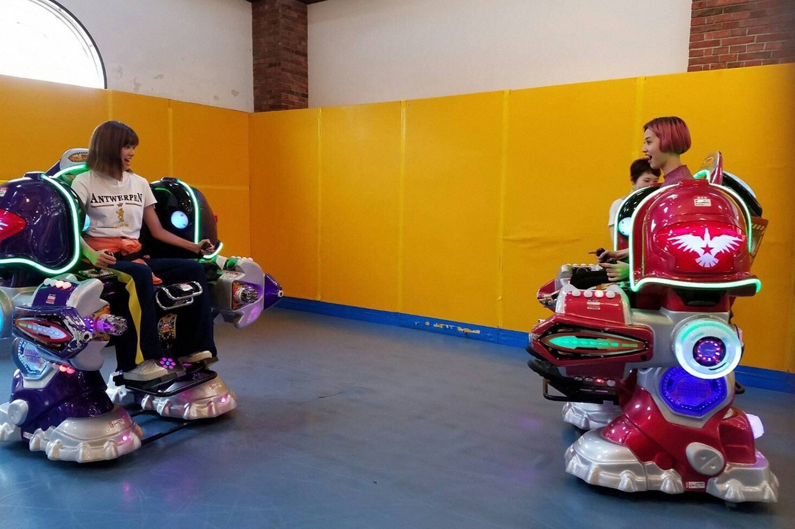 （左から）森星、水原佑果（C）TBS