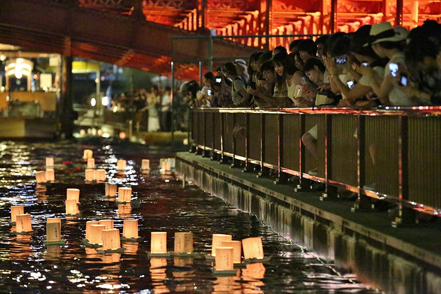 浅草夏の夜まつり　とうろう流し