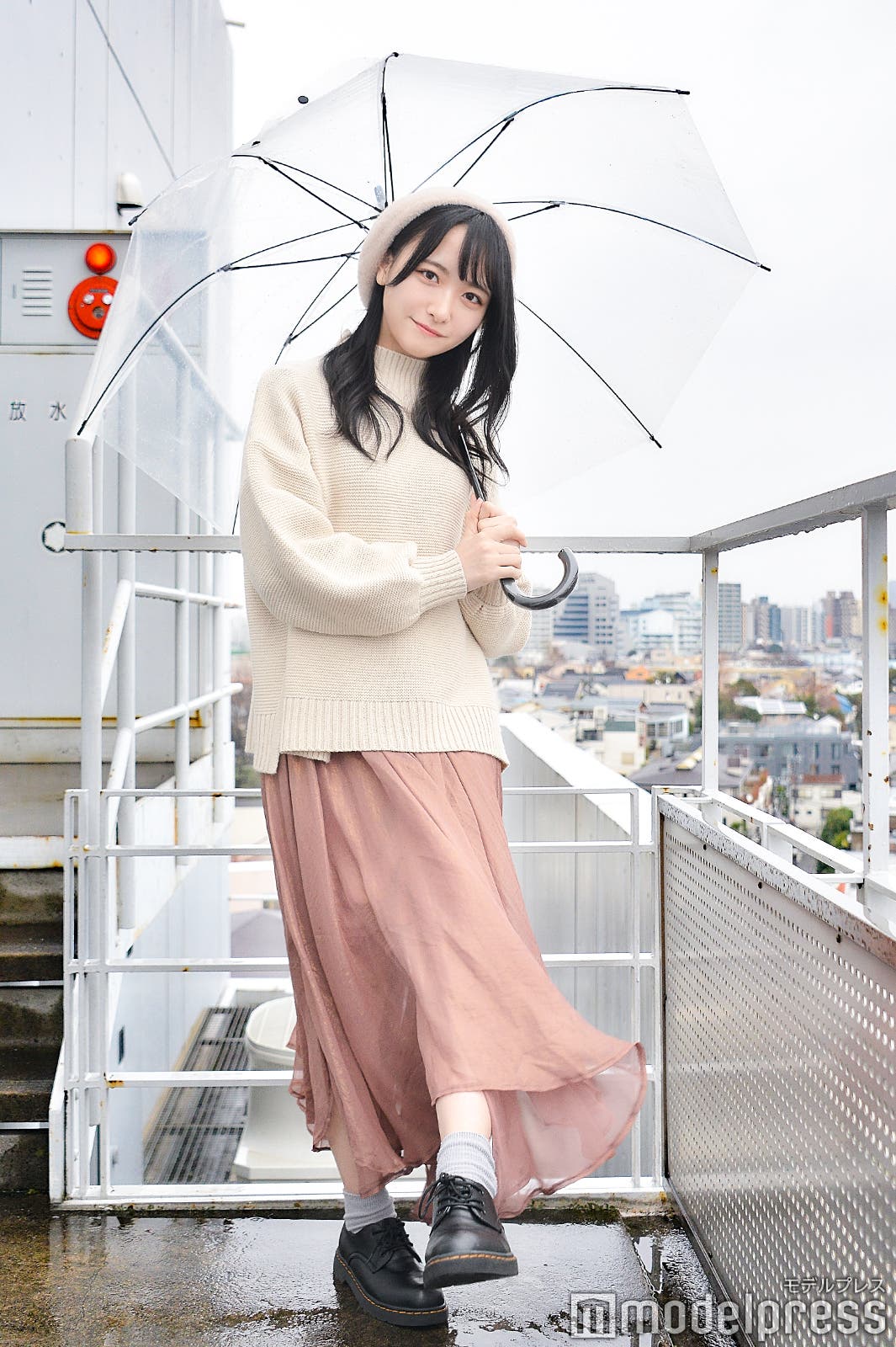 フェミニンでゆるふわ感が可愛い石田千穂コーデ(C)モデルプレス