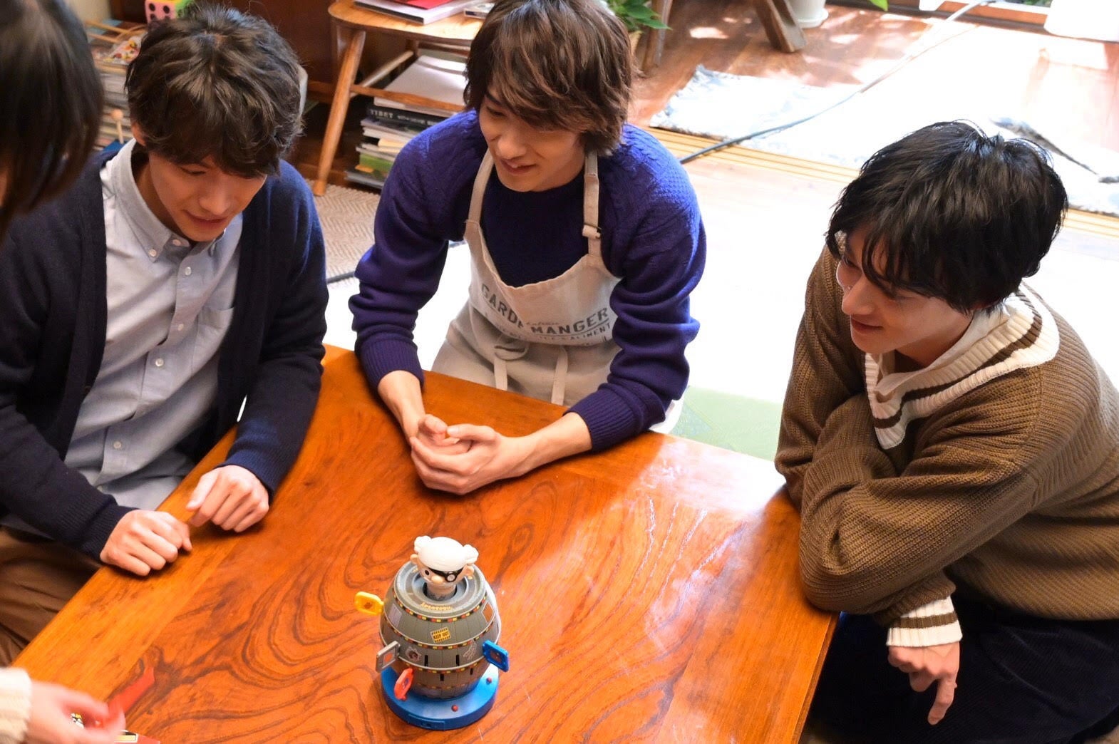 福士蒼汰＆横浜流星＆伊藤あさひ、“特撮ヒーロー出身”トリオの平和なオフショットに反響「イケメンの大渋滞」＜4分間のマリーゴールド＞