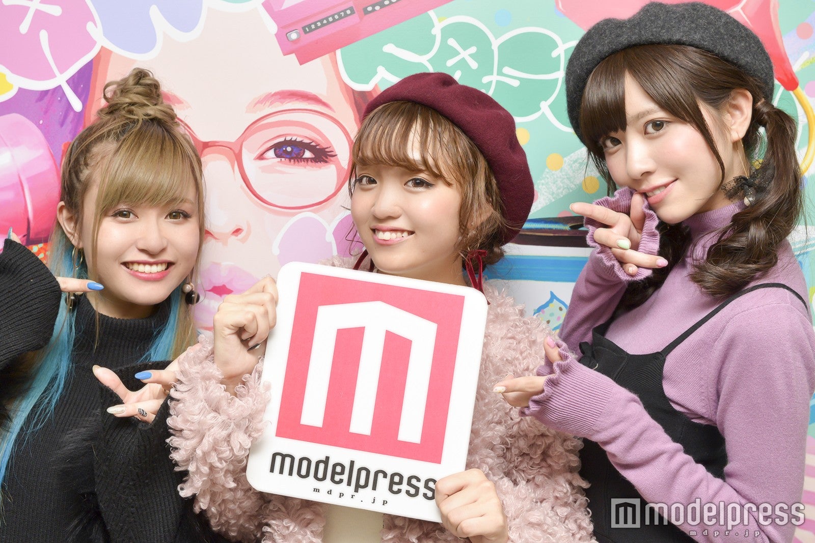 （左から）歩乃華、ねお、楠ろあ （C）モデルプレス