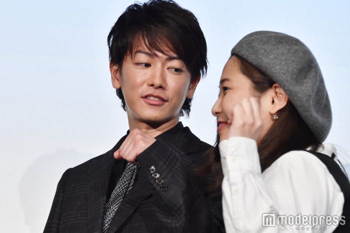 にゃんポーズにも応じる佐藤健 (C)モデルプレス