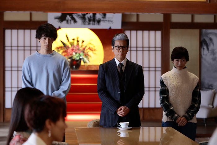 上杉柊平、唐沢寿明、鈴木保奈美「プライベートバンカー」第4話(C)テレビ朝日