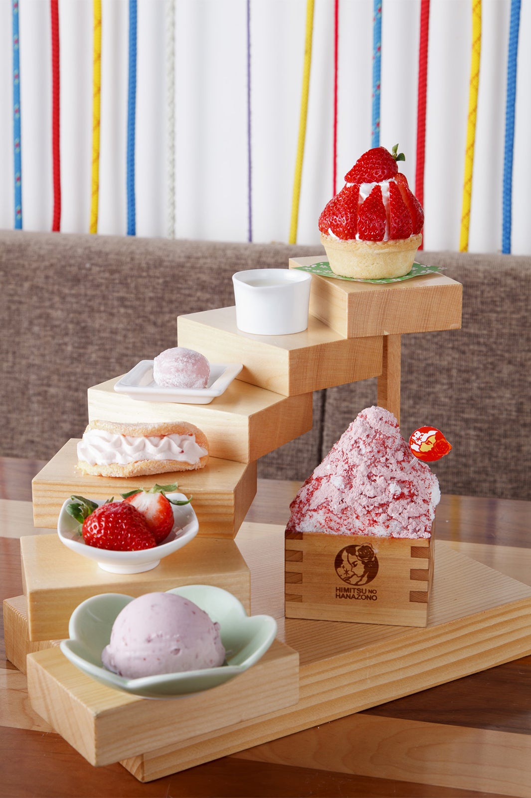 プレミアムあまおうタワー1,800円（税別）／画像提供：フリースタイル