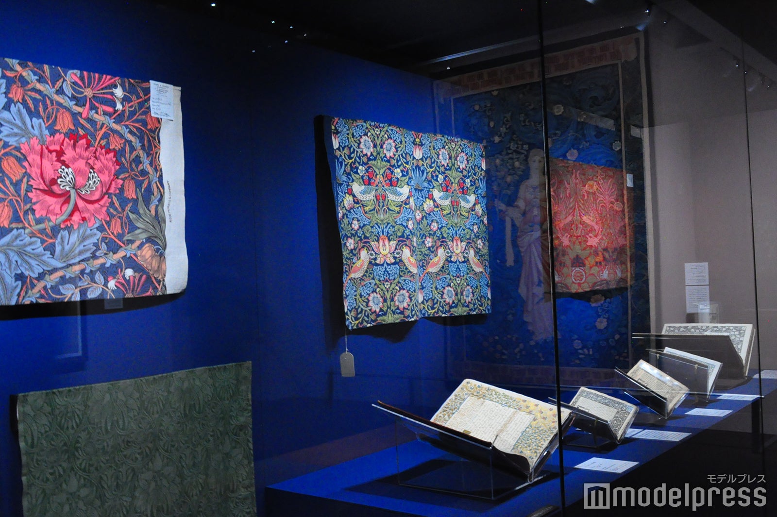 ウィリアム・モリスと、モリス商会による装飾用織物（C）モデルプレス