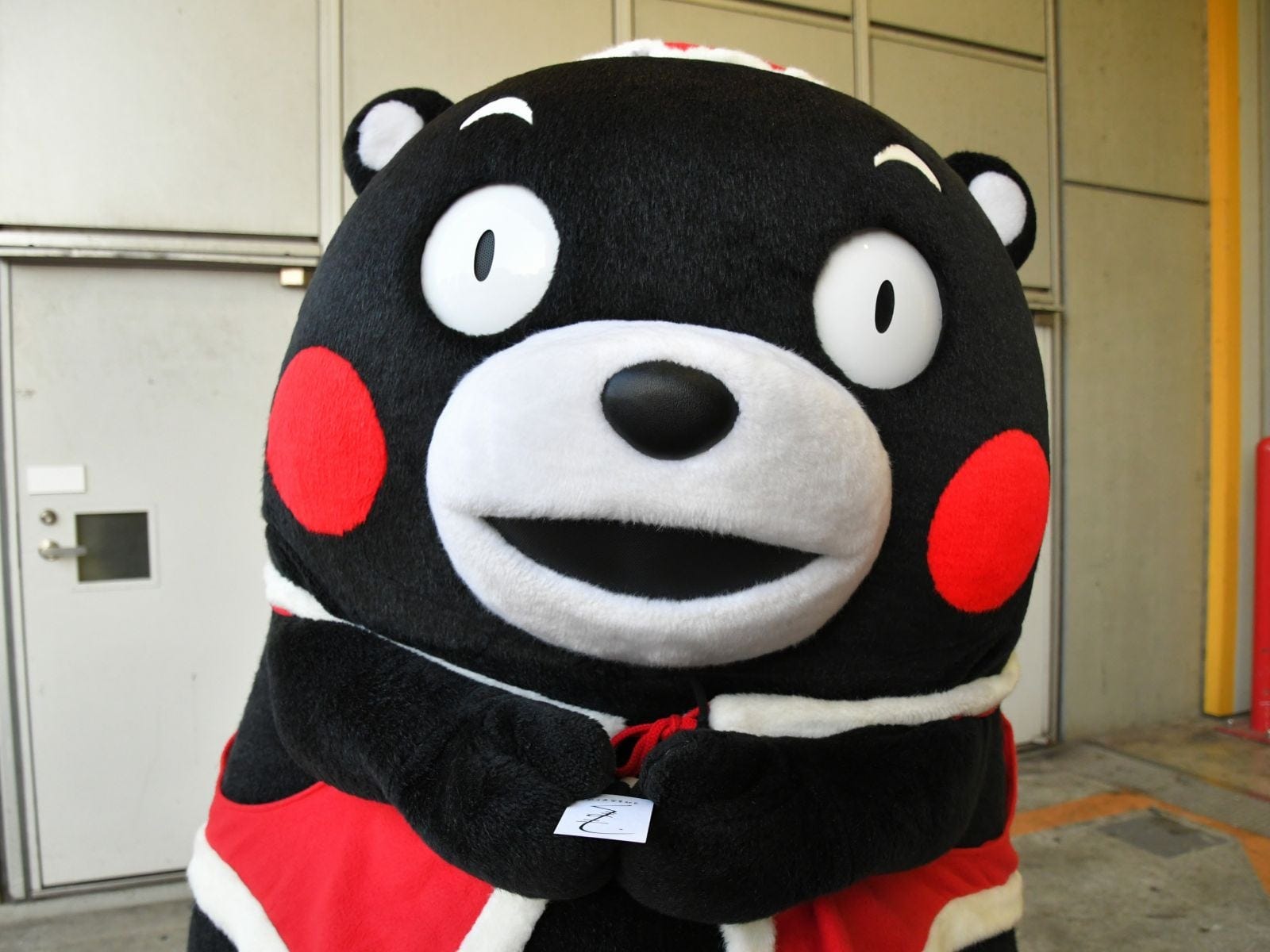 営業部長兼しあわせ部長の最強スマイル＝12月17、18日、東京都江東区