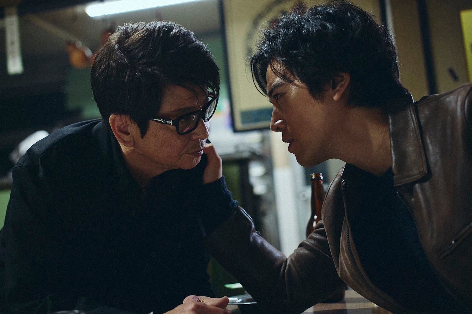 哀川翔、桐谷健太「Qrosの女」最終話（C）「Qrosの女」製作委員会