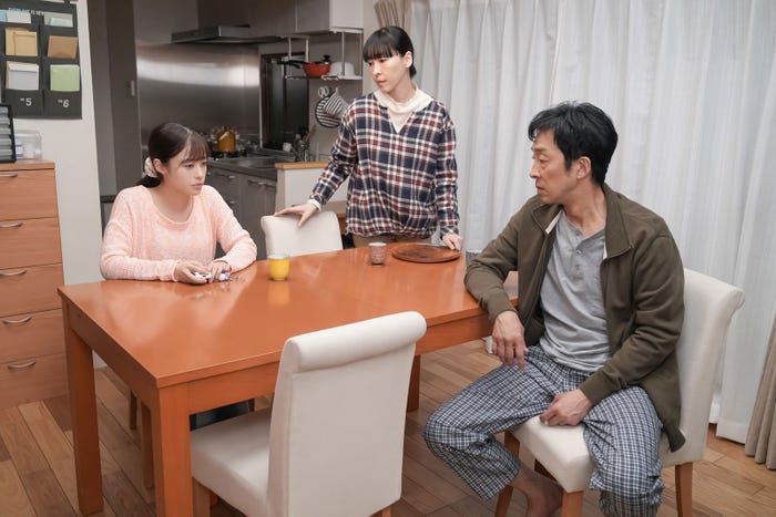 橋本環奈、麻生久美子、北村有起哉「おむすび」第73話(C)NHK