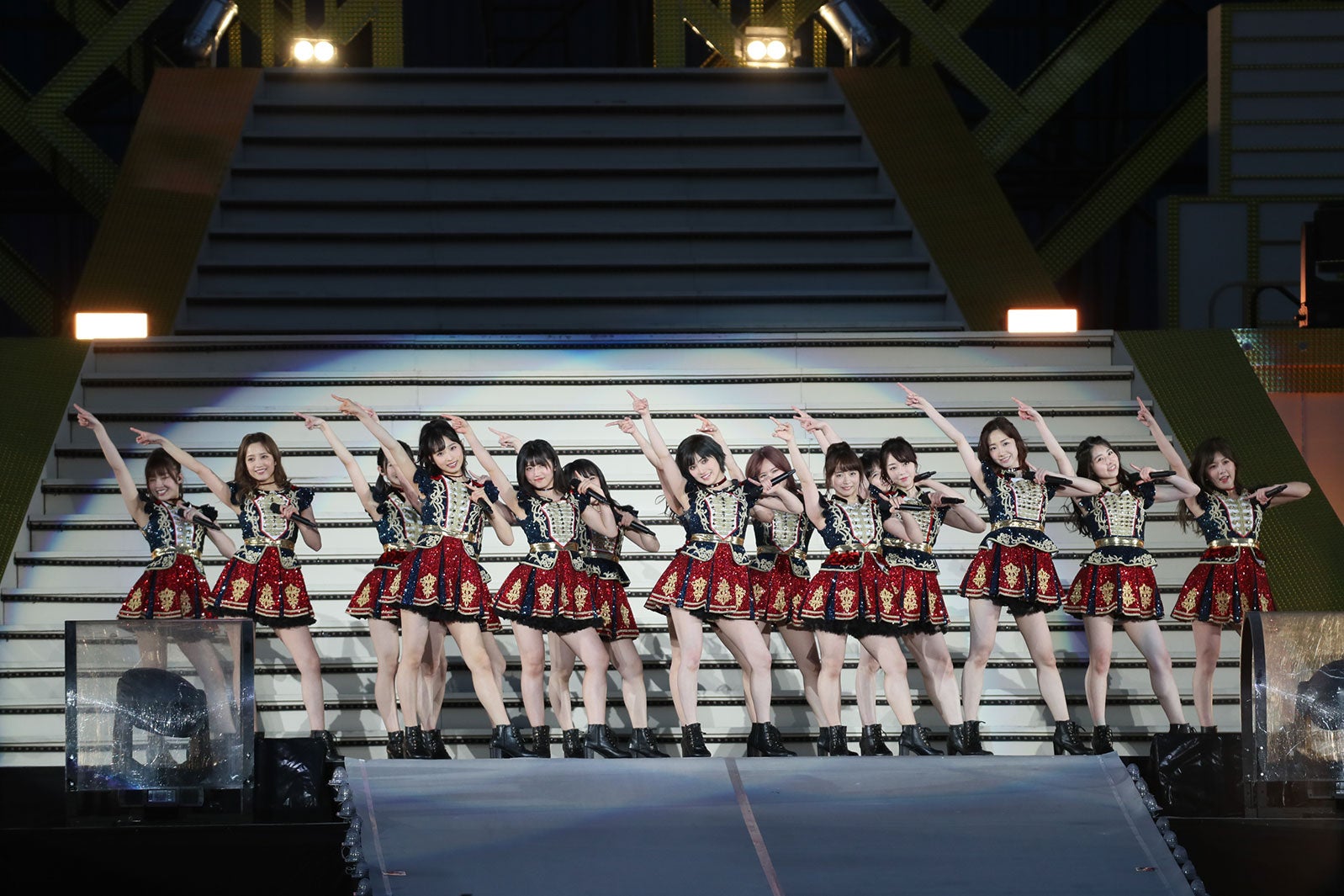 「AKB48グループ春のLIVEフェスin横浜スタジアム」（C）AKS