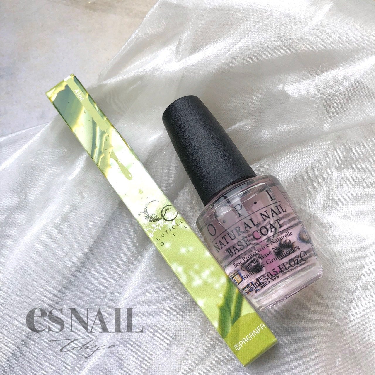 ベースコート＆ネイルオイルを1名様にプレゼント（画像提供：esNAIL）