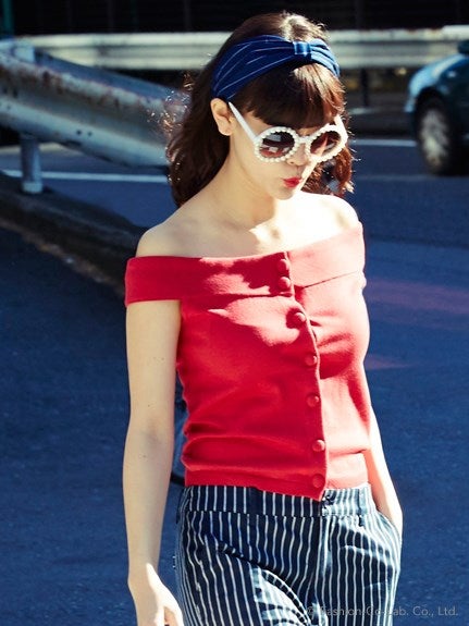 オフショルニットトップス「SPIRALGIRL」4,212円(税込)