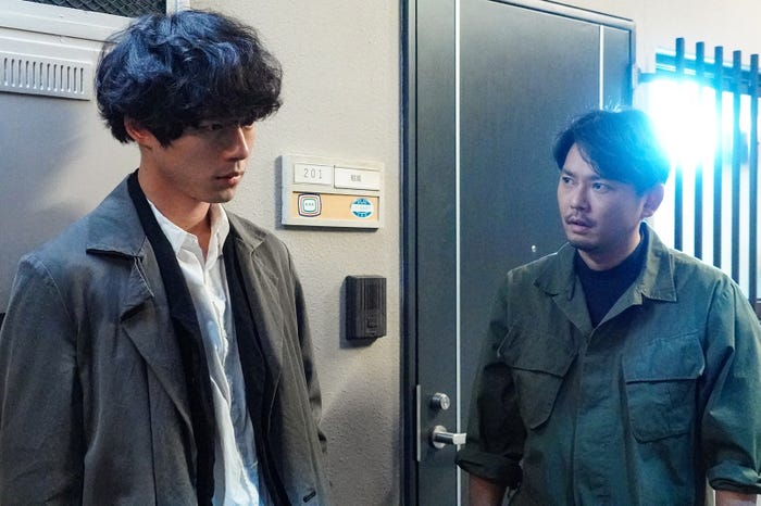 坂口健太郎、今井翼/「Dr.チョコレート」第5話より(C)日本テレビ