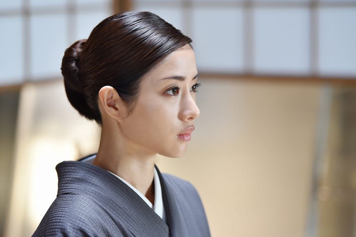 石原さとみ/「高嶺の花」第2話より(C)日本テレビ