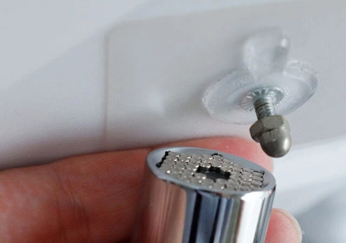 ダイソーのホムセンレベルの工具 ダイソーのユニバーサルソケット