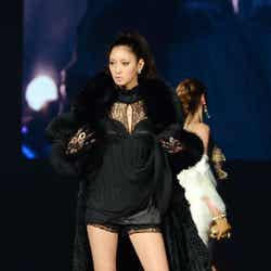 「DURAS」ステージに登場した菜々緒