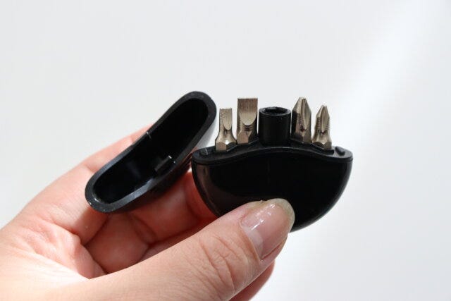 ダイソー　キーホルダー型ドライバー　セット内容