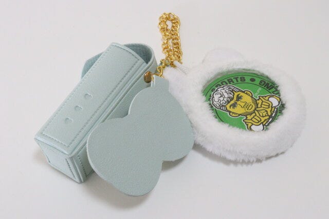 セリア もこもこ缶バッジカバー セリア もこもこ缶バッジカバー