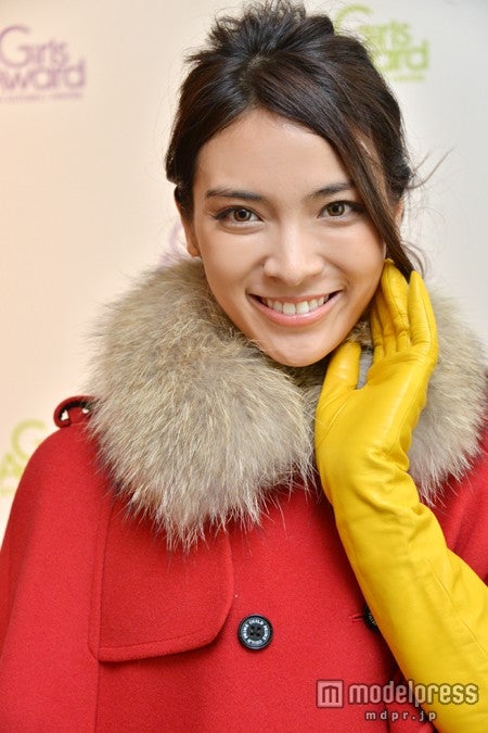 秋元才加、小嶋陽菜とのエピソード＆今後の目標を語る　モデルプレスインタビュー