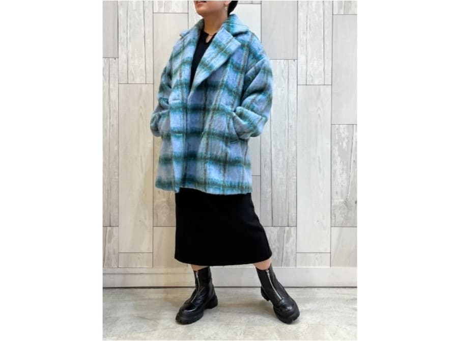 フロント部分がジップアップのブーツは履きやすさも抜群 出典:WEAR