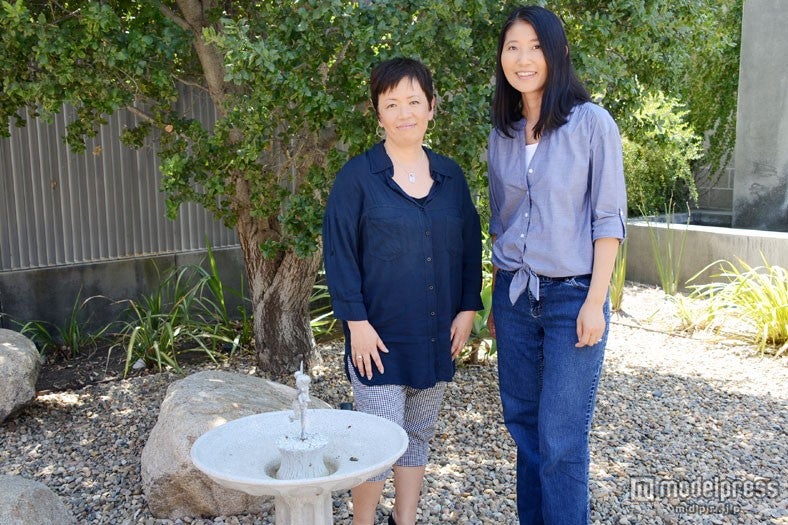 『ティンカー・ベルとネバーランドの海賊船』を手がけた日本人スタッフの（左から）野谷りつこさん、妹尾百合子さん