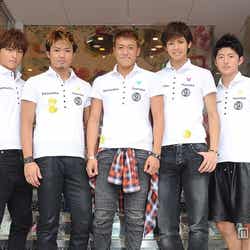 (左より)小森隼、白濱亜嵐、数原龍友、中務裕太、片寄涼太、佐野玲於、関口メンディー