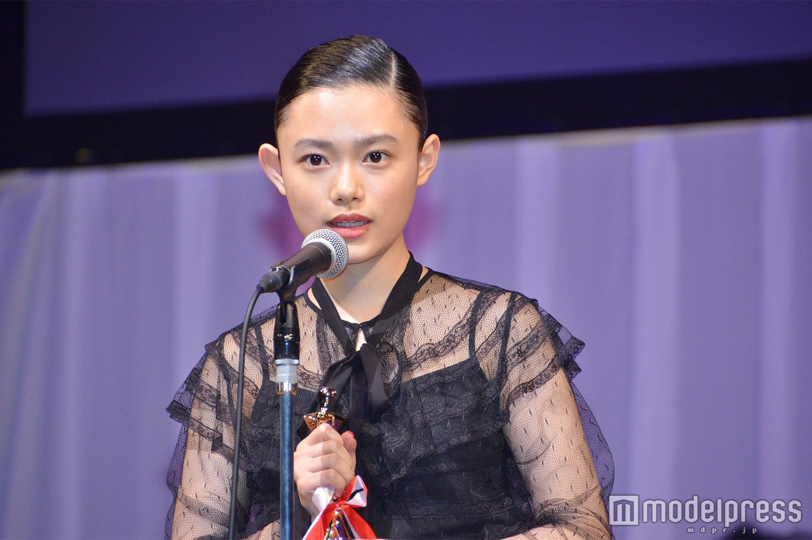 杉咲花、「湯を沸かすほどの熱い愛」で10冠達成＜第26回日本映画批評家大賞授賞式＞