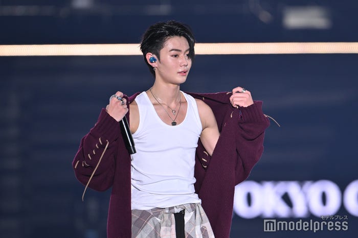 鈴陽向/WILD BLUE(C)モデルプレス