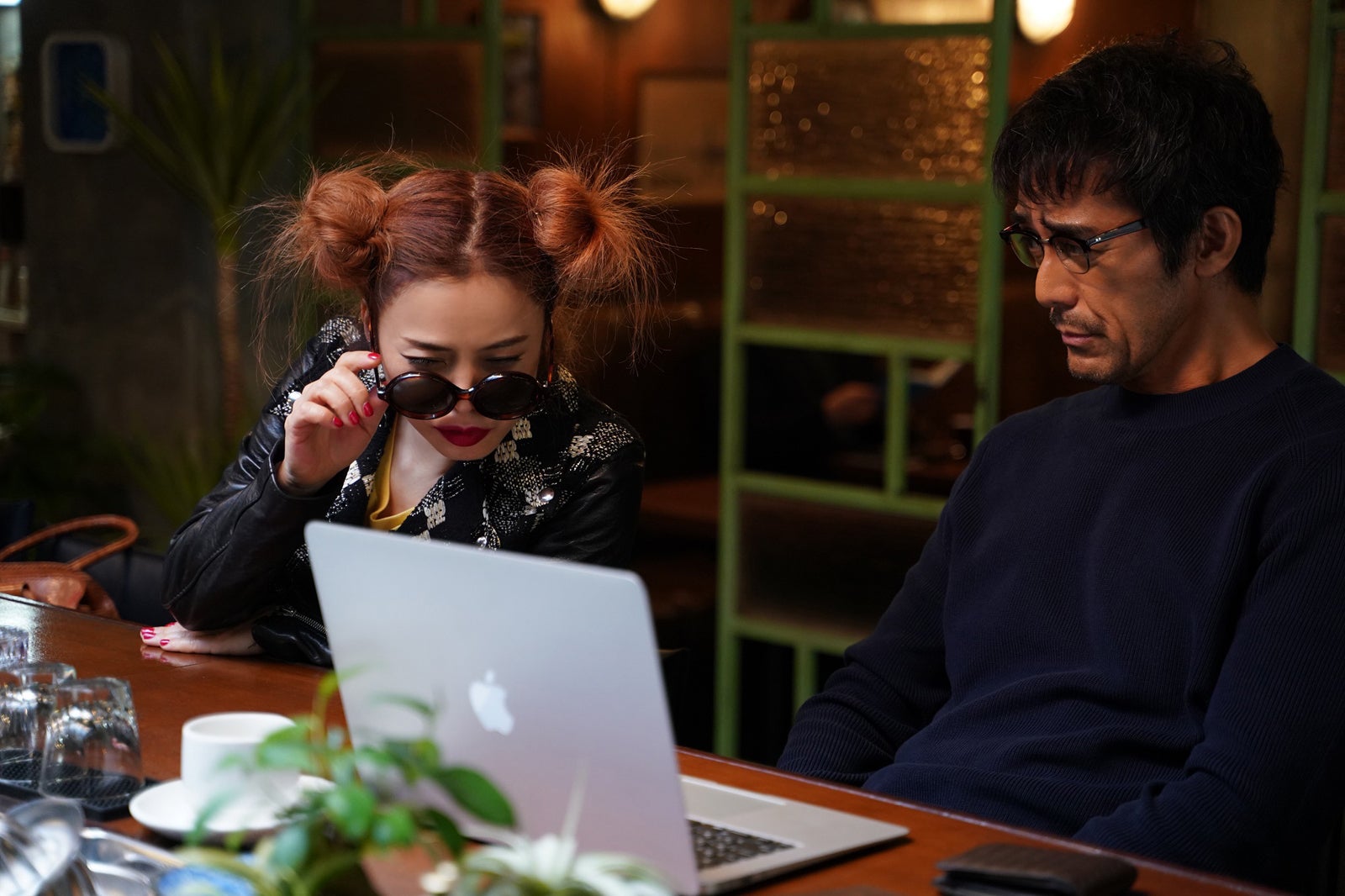 Chara、阿部寛「すべて忘れてしまうから」第1話より（C）テレビ東京／（C）2022 Disney and related entities