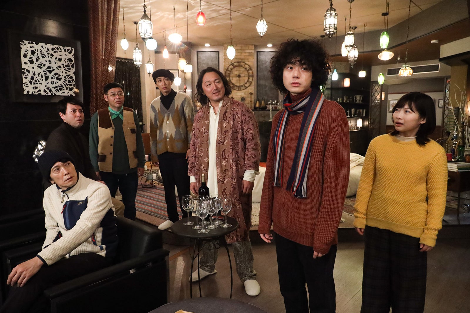 （左から）佐々木蔵之介、鈴木浩介、田口浩正、渋谷謙人、池内万作、菅田将暉、伊藤沙莉／「ミステリと言う勿れ」第8話より（C）田村由美／小学館 （C）フジテレビジョン