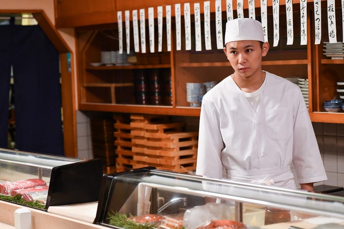 須賀健太(C)「江戸前の旬」製作委員会 2018