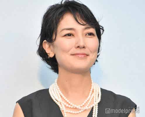King & Prince永瀬廉、シャツ1枚で“首キス” 板谷由夏との撮影裏側公開に悶絶する声続々「刺激が強い」「儚くて色っぽい」<東京タワー>