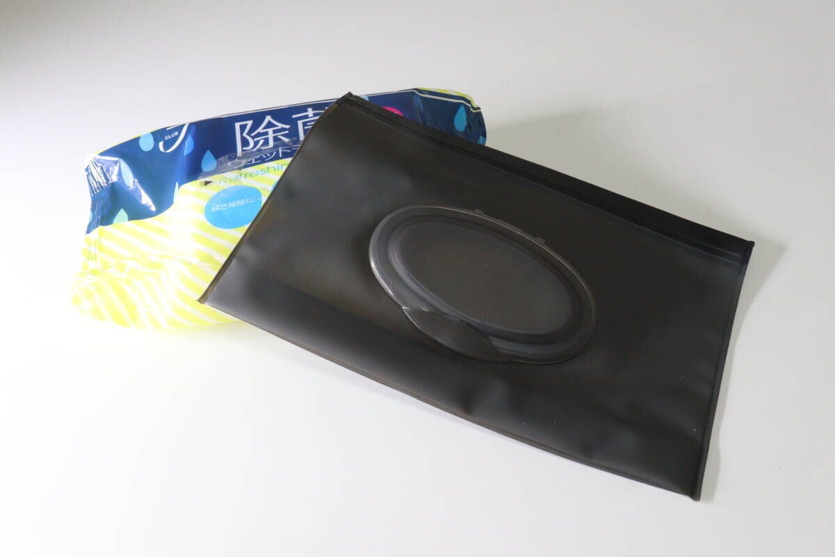 セリア　フタ付ウェットシートケース