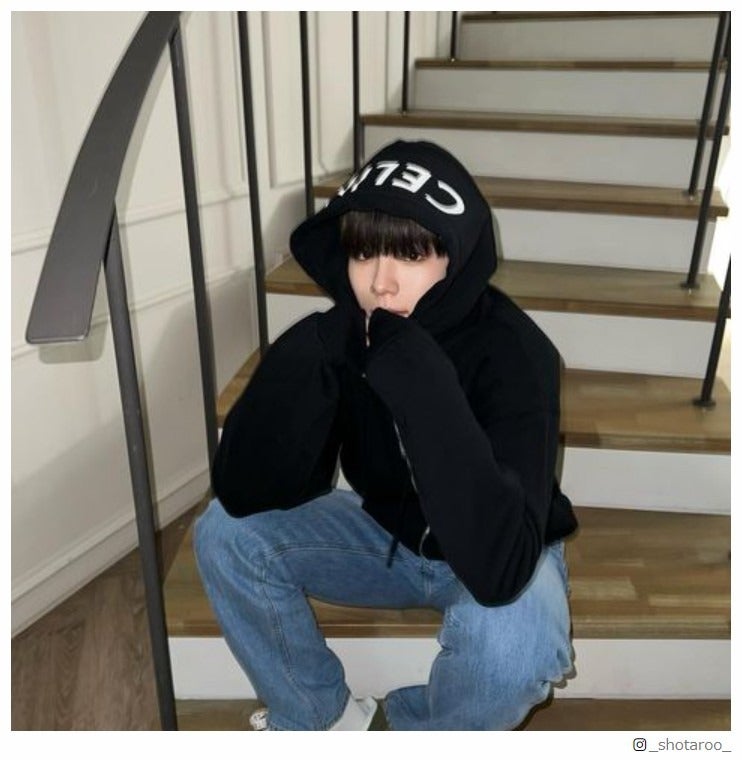 NCTショウタロウ、黒髪×ぱっつん前髪に大胆チェンジ「最強」「何か始まる？」の声