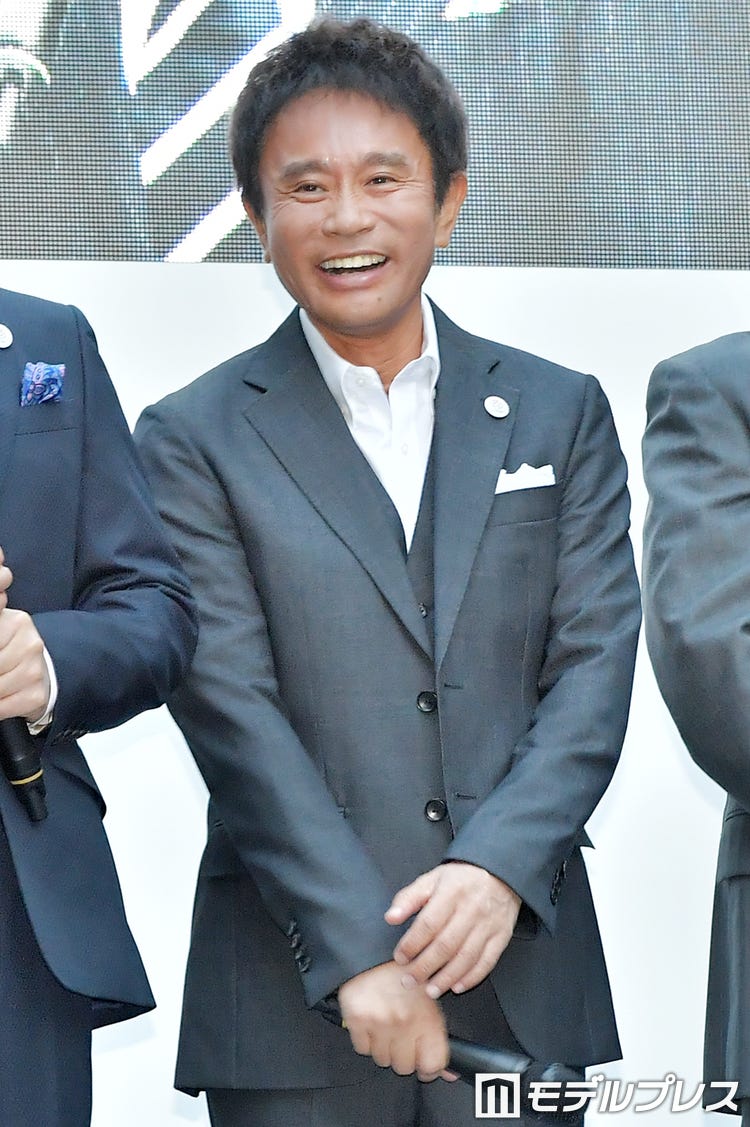 画像1 2 ダウンタウン浜田雅功 小川菜摘夫妻 仲良しショットで新年の挨拶 理想の夫婦 スタンプ可愛い と反響 モデルプレス 画像1 2 ダウンタウン浜田雅功 小川菜摘夫妻 仲良しショットで新年の挨拶 理想の夫婦 スタンプ可愛い と反響 モデルプレス