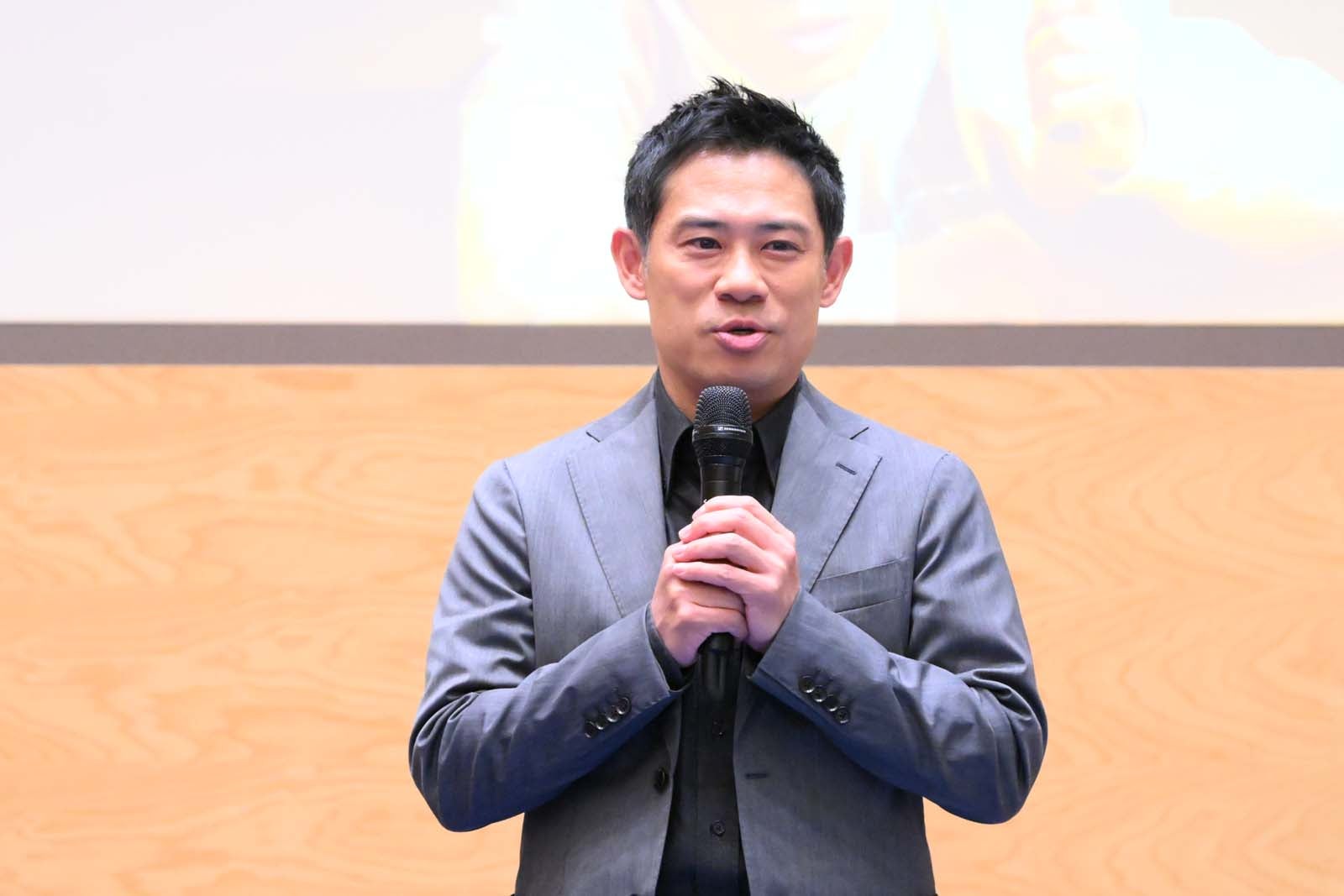 伊藤淳史（C）テレビ朝日