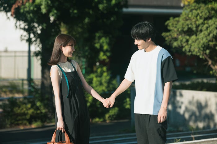 生田絵梨花、赤楚衛二「こっち向いてよ向井くん」第6話より(C)日本テレビ