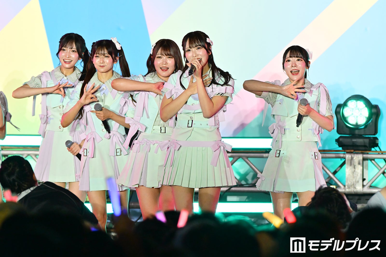 ≒JOY（C）モデルプレス