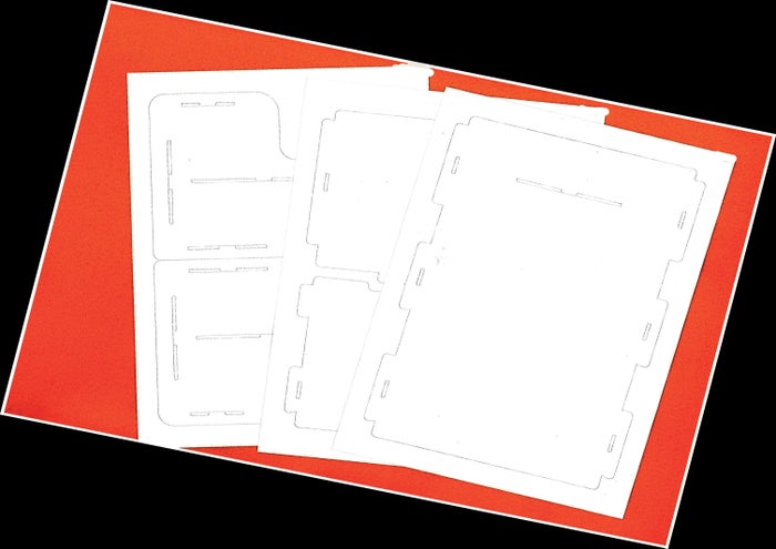 白ダミー(提供画像)