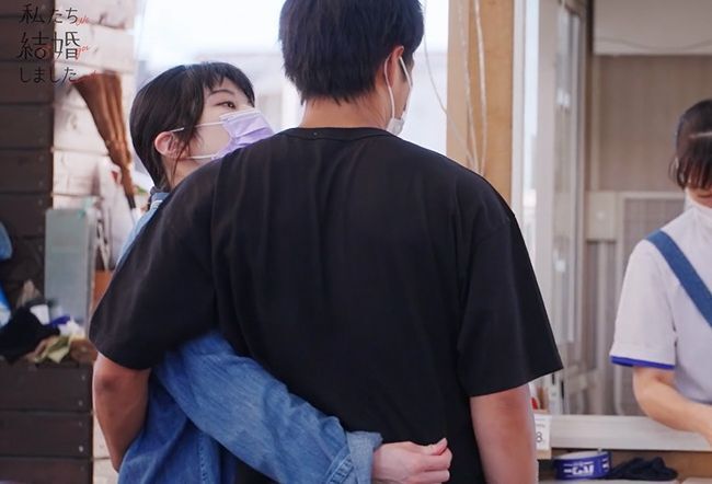 野村周平 さとうほなみ 自然と手が腰に ホームセンターでもイチャイチャ 私たち結婚しました 第9話 モデルプレス 野村周平 さとうほなみ 自然と手が腰に ホームセンターでもイチャイチャ 私たち結婚しました 第9話 モデルプレス